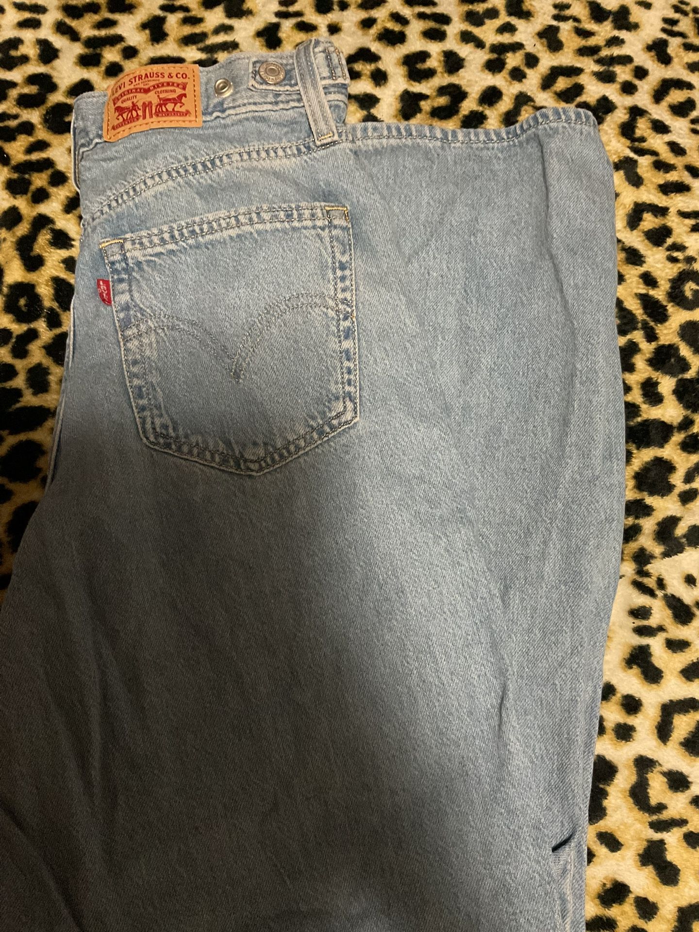 Adjustable Waist Levi Jeans With Tag