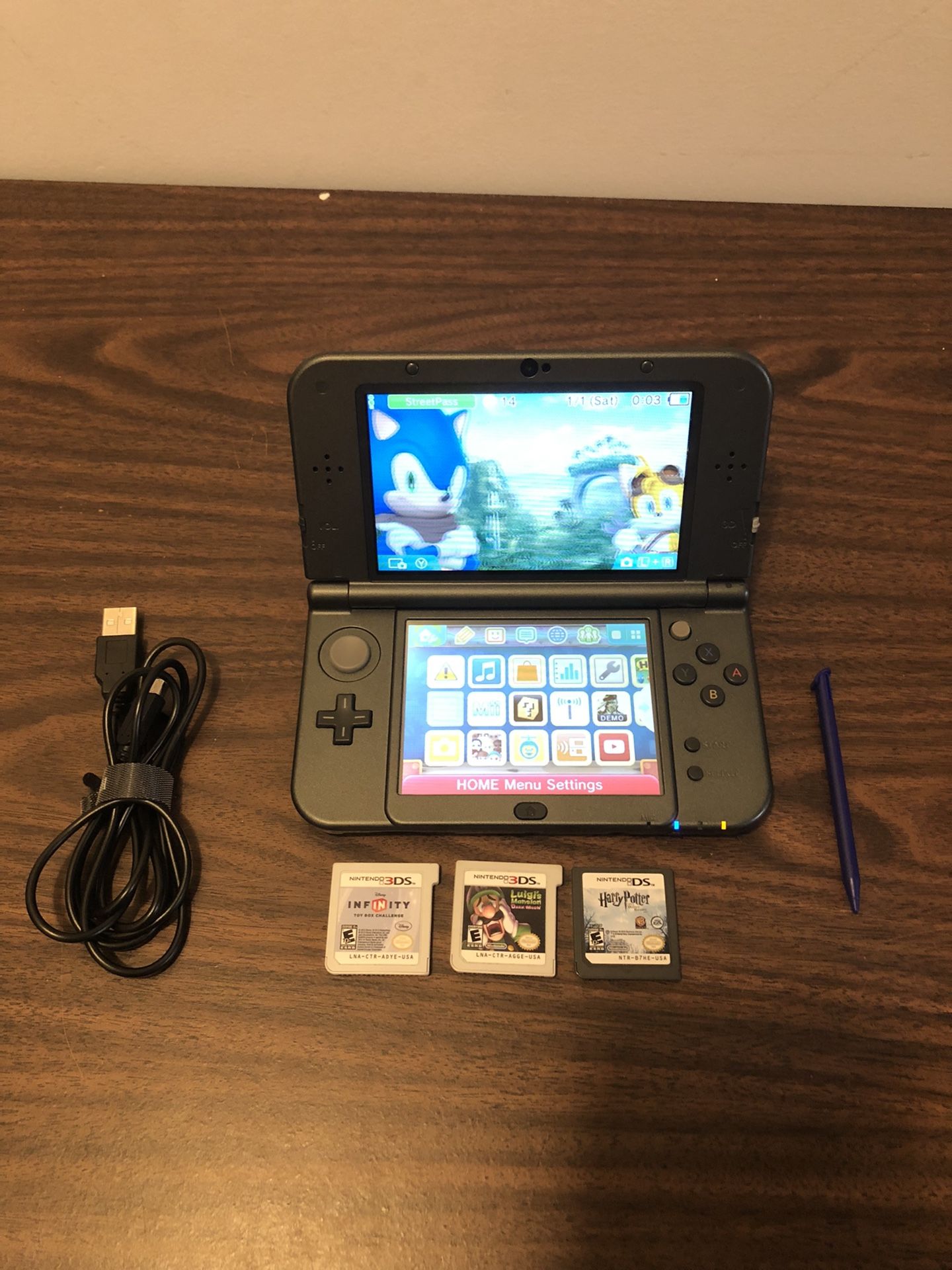 Nintendo 3DS XL With 3 Games 