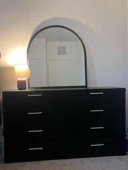 Dresser with mirror 8drawers( excellent)