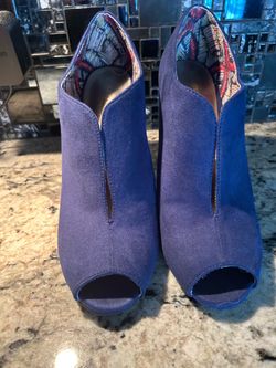 Women’s heels size 9