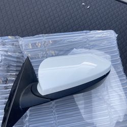 Hyundai Elantra White Driver Side Mirror