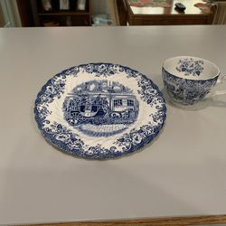 Vintage style blue and white dish set