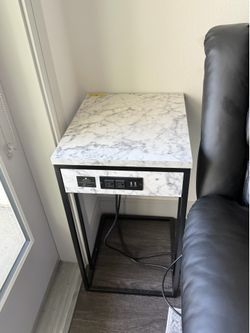 C-Shaped Side Table for Couch - Small Coffee Stand Sofa Tray Desk with Metal Frame Waterproof Scratch