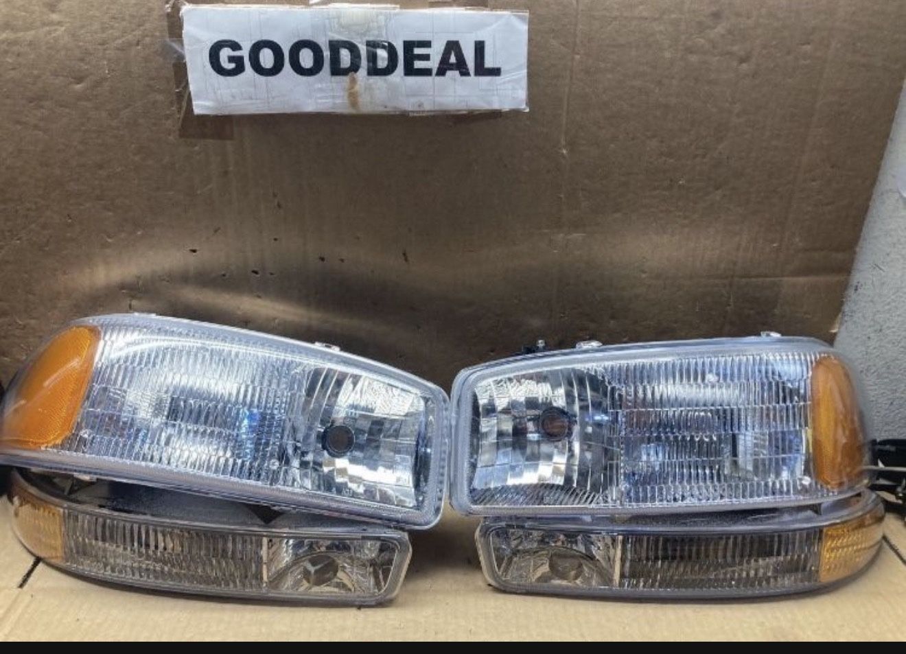 #155 Fit 03-06 GMC Sierra 1500  Headlight Pair Set. 