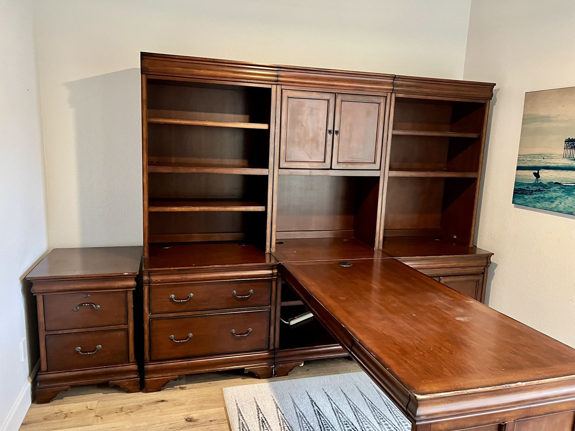 FREE !!! - Versailles Modular Office Wall Desk