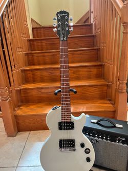 Epiphone Les Paul w/ Fender Amp
