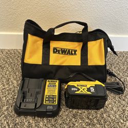 Brand New Dewalt 20V MAX XR 5.0Ah Battery Pack, Charger and Kit Bag!
