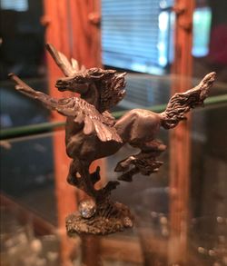 Vintage Fine Pewter Pegasus Figurine with Crystal Accent – 1980s Fantasy Miniature