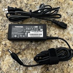 Toshiba Laptop charger (GENUINE)