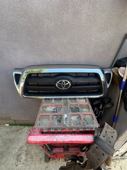 Tacoma 2006 grill