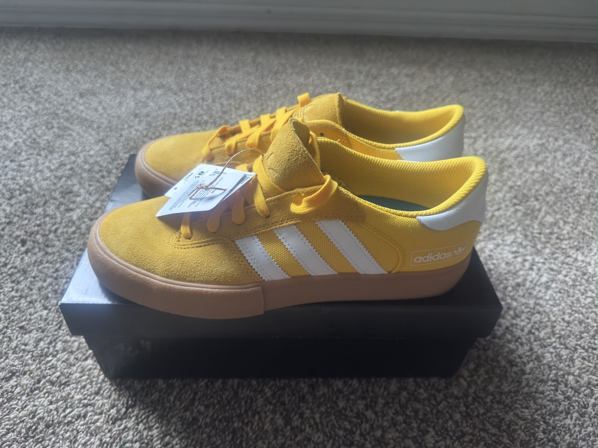 Adidas Size 8.5 Women’s 9.5 Men’s