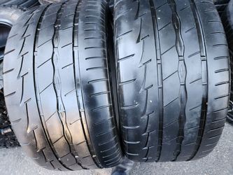 Selling (2) tires Firestone firehawk 305/35r20