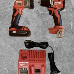 New Milwaukee Drill/driver + LED light + Charger Combo Kit