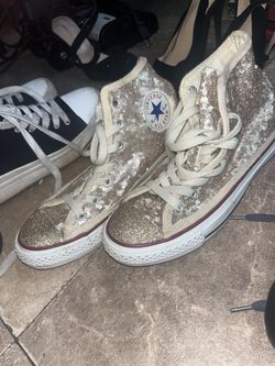 Size 7 Converse 