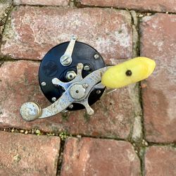 Vintage PENN No. 155 U.S.A. Made Reel