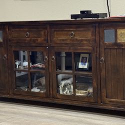 Entertainment center