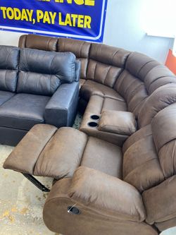 Stylish reclining cozy Sectional!