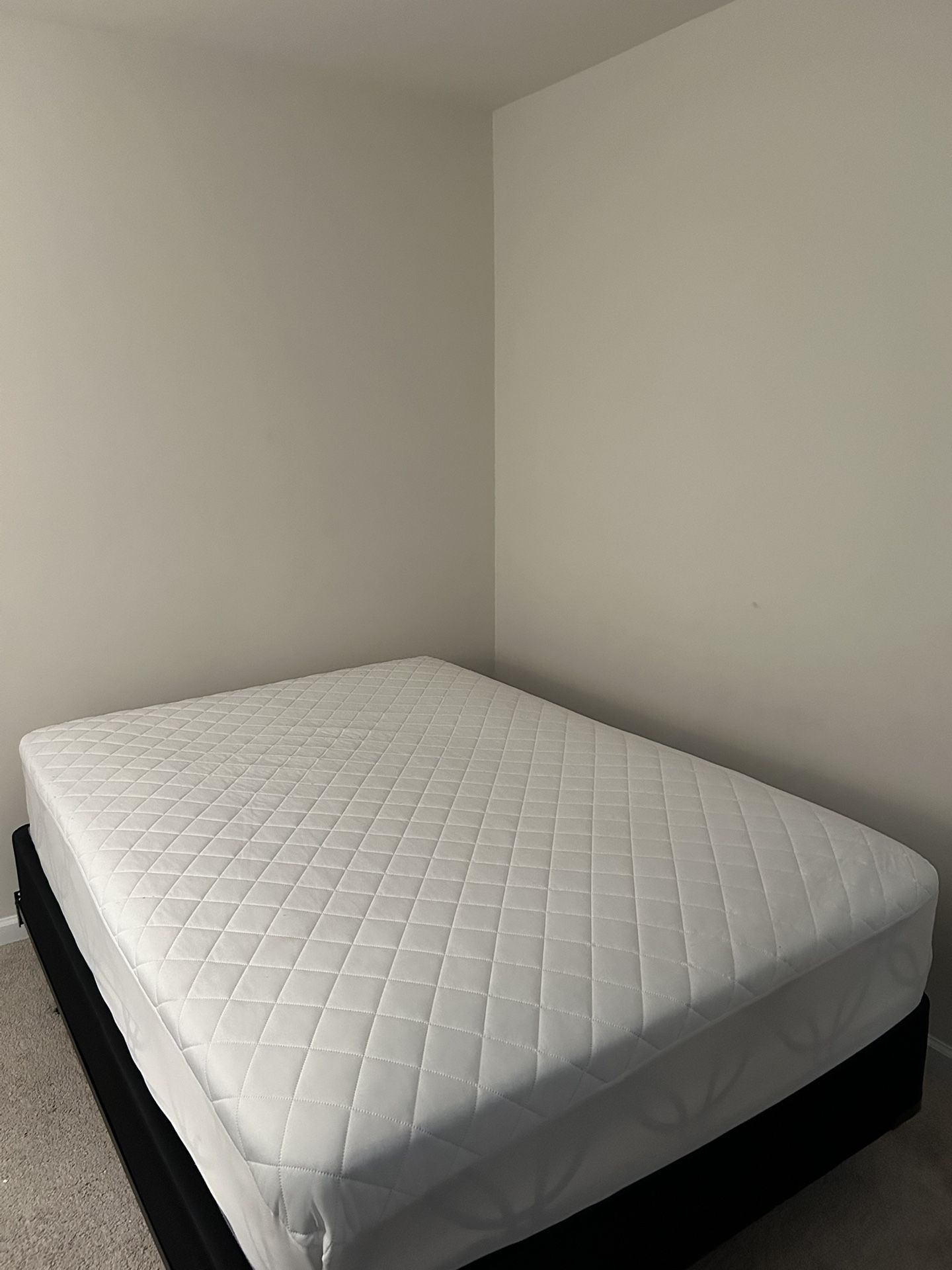 MOVING SALE: Full size Mattress+Boxspring