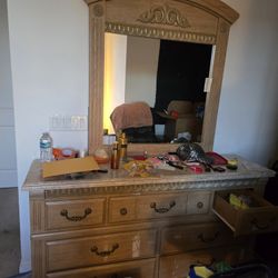 Dresser And Mirror We Moving Pls Pick Up This Weekend 