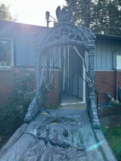 Halloween Mausoleum Crypt & Archway 