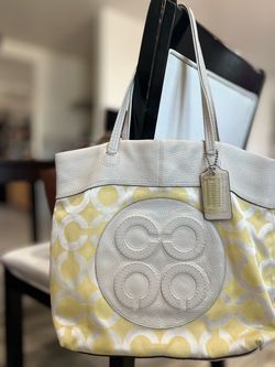 Coach Signature Tote Bag