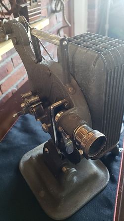 Antique projector it works