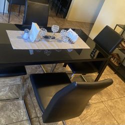 Dining Table 4 Chairs 