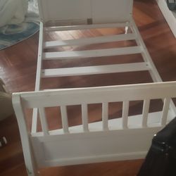 Toddler Solid Wood Sleigh Bed. 