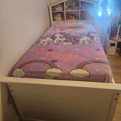 Twin bed
