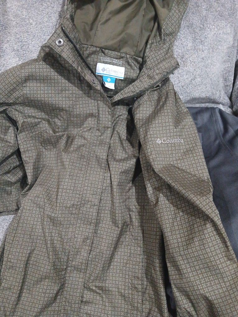 Women's COLUMBIA raincoat