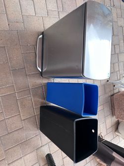 Simple human trash can with recycling bin