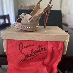 Louis Vuitton Bianca Red Bottom Heels for Sale in Saint Pete, FL - OfferUp