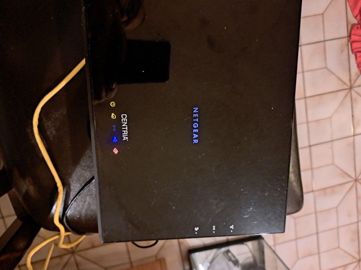 NETGEAR CENTRIA WNDR4700,Server Wifi Storage Router
