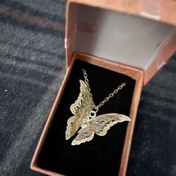 Beautiful Sliver Plated Butterfly Necklace 🦋