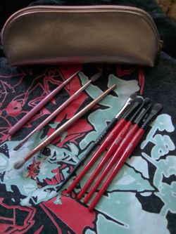 MORPHE makeup brush set and bag