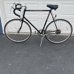 Vintage SCHWINN World Bicycle. Circa 1980’s #G0386.