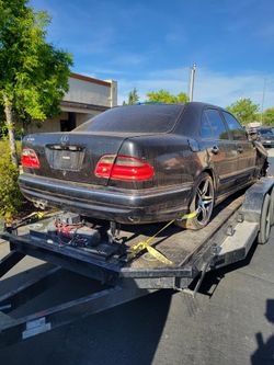 Parts AMG E55  / 2001 Mercedes-Benz E55 AMG