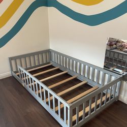 Pine Wood Floor Bed with Slats Fence & Door Easy Assembly Twin Size Bed Frame for Children Girls Boys 