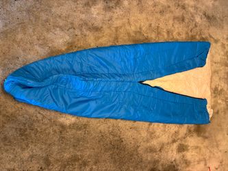 Mummy style sleeping bag
