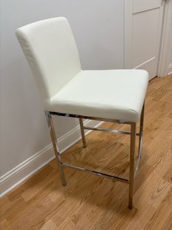Set of barstools