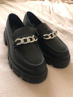 nobo black loafers w/ chain