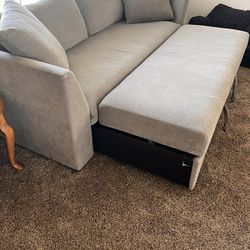 Thomasville Pull Out Couch