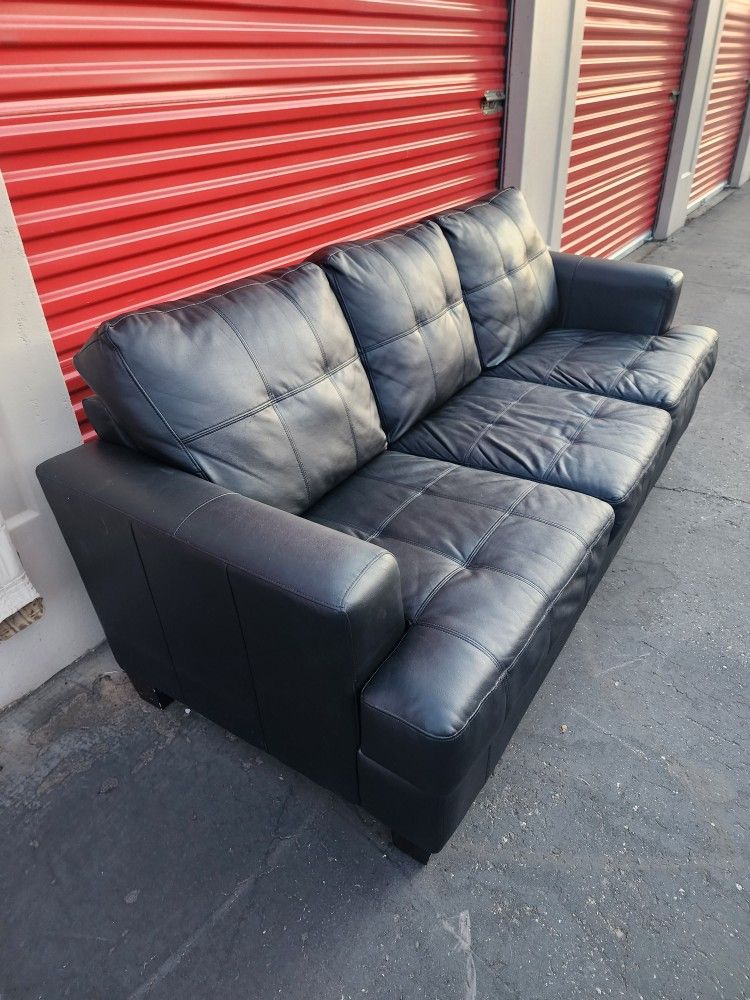 *Free delivery* 3 seater black leather couch good condition comfortable apartment friendly