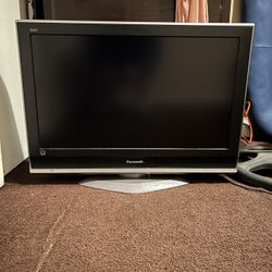 Panasonic 32” Tv