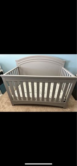 Gray Convertible Baby Crib with Mattress