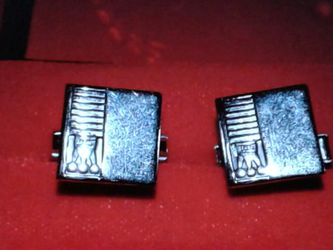 Cufflinks