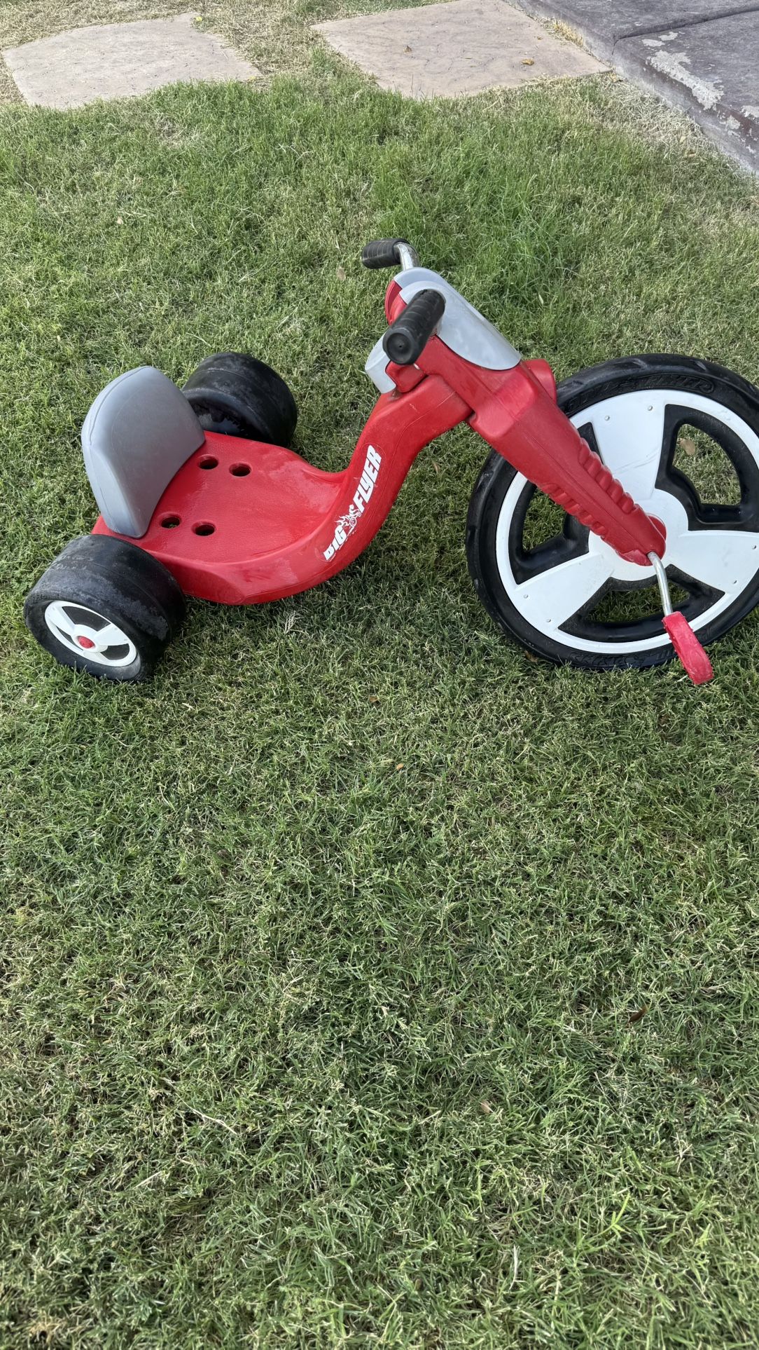 Kids Bike Radio Flyer Big Flyer 3 Wheels Seat Adjusts 3 Lengths $30