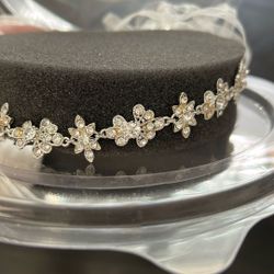 David Bridal Silver Hairpiece