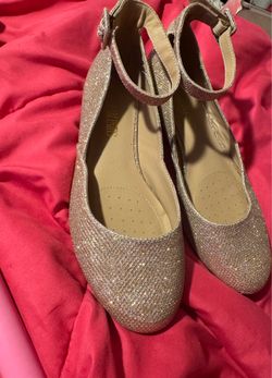 Gold glitter dress shoes