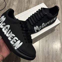 black mcqueens size 9/5 box and bag